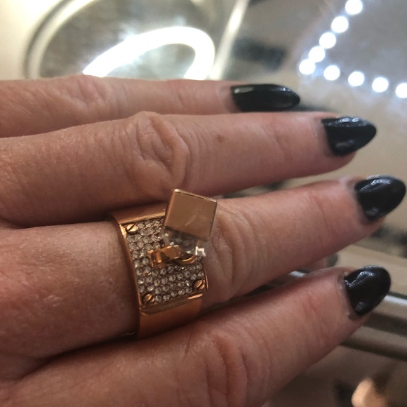 🌸NWT Michael Kors padlock ring Gawjus - Picture 1 of 4